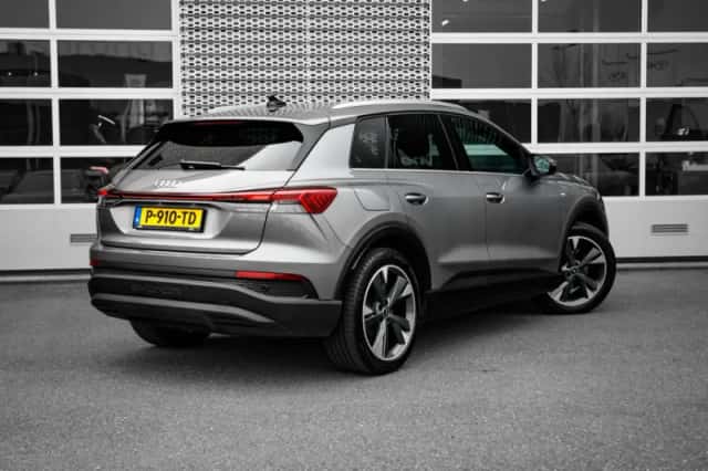 Audi Q4 e-tron (2022) thumbnail 2