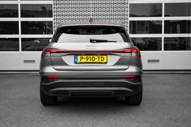 Audi Q4 e-tron (2022) thumbnail 4