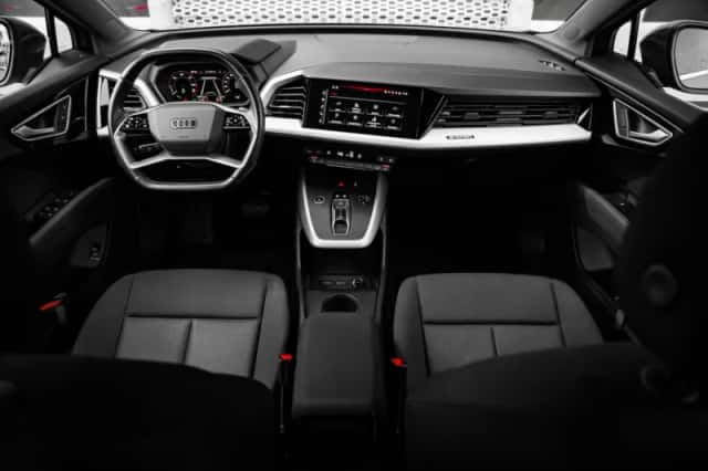 Audi Q4 e-tron (2022) thumbnail 9