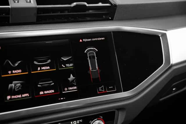 Audi Q3 (2025) thumbnail 24