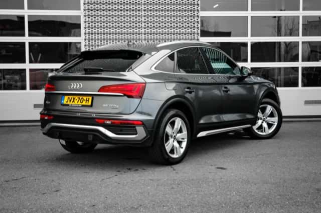 Audi Q5 (2023) thumbnail 2