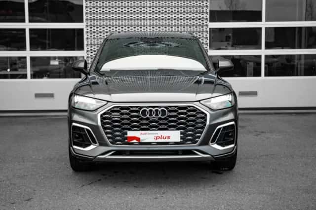 Audi Q5 (2023) thumbnail 3