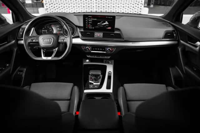 Audi Q5 (2023) thumbnail 10