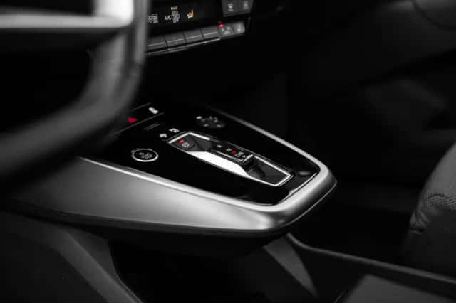 Audi Q4 e-tron (2024) thumbnail 12