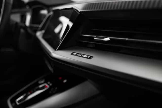 Audi Q4 e-tron (2024) thumbnail 15