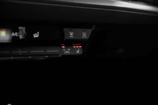 Audi Q4 e-tron (2024) thumbnail 23