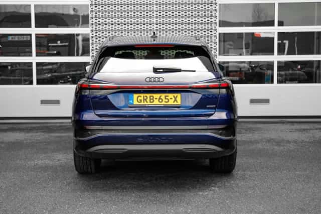 Audi Q4 e-tron (2024) thumbnail 4