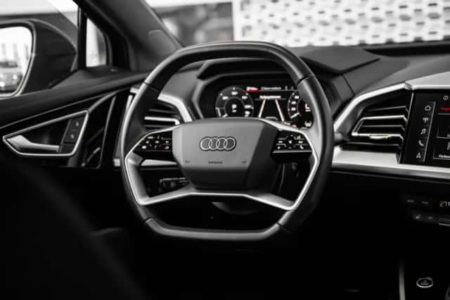 Audi Q4 e-tron (2024) thumbnail 10