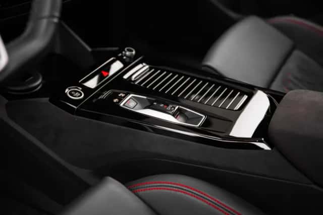 Audi Q6 e-tron (2024) thumbnail 14