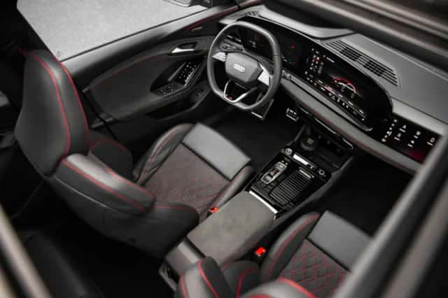 Audi Q6 e-tron (2024) thumbnail 9