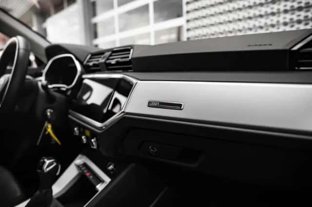 Audi Q3 (2022) thumbnail 13