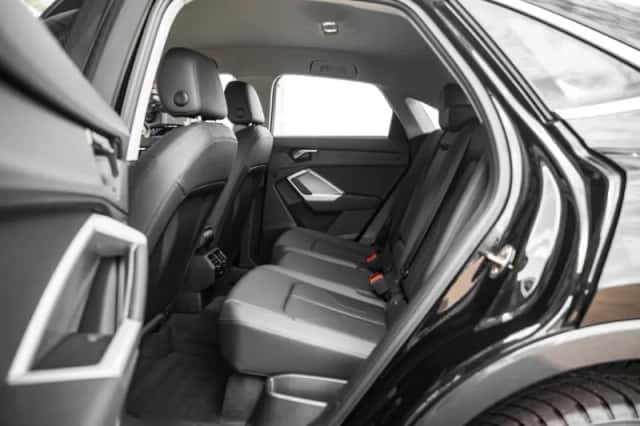 Audi Q3 (2022) thumbnail 16