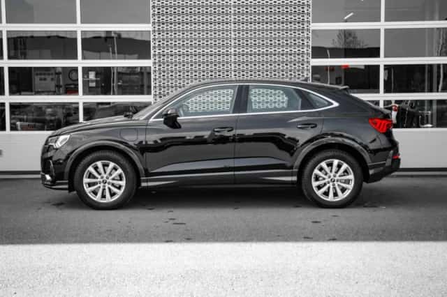 Audi Q3 (2022) thumbnail 5