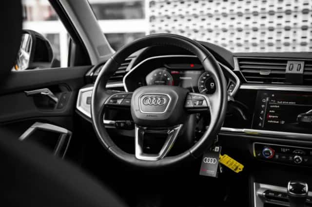 Audi Q3 (2022) thumbnail 10