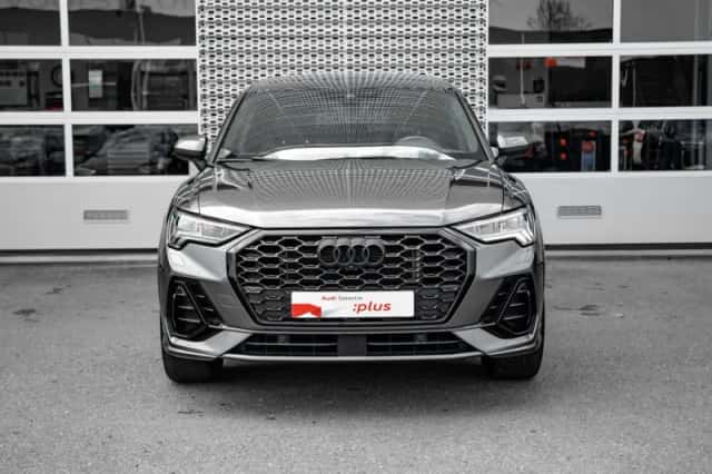 Audi Q3 (2022) thumbnail 3