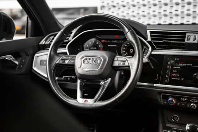 Audi Q3 (2022) thumbnail 10