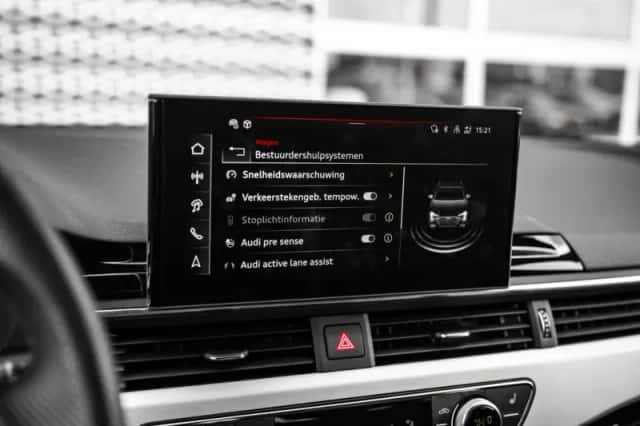 Audi A4 (2024) thumbnail 25