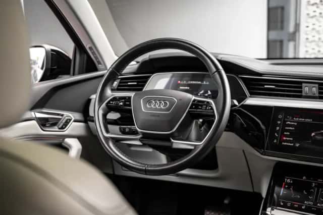 Audi Q8 (2024) thumbnail 11