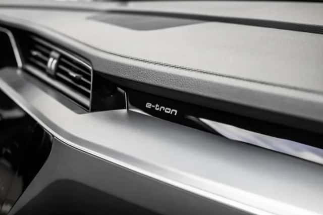 Audi Q8 (2024) thumbnail 25