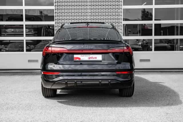 Audi Q8 (2024) thumbnail 4