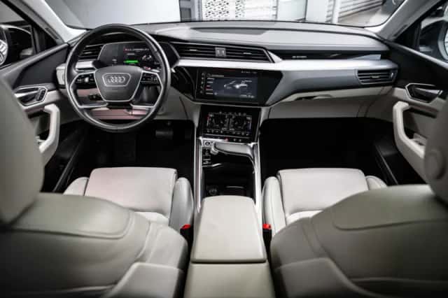 Audi Q8 (2024) thumbnail 10