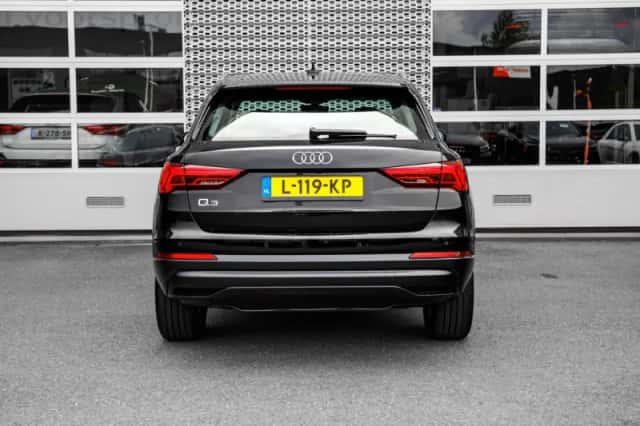 Audi Q3 (2021) thumbnail 4