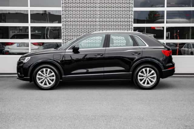 Audi Q3 (2021) thumbnail 5
