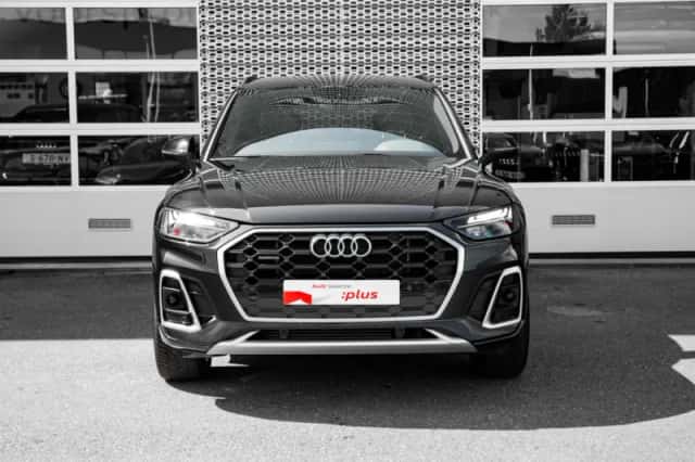 Audi Q5 (2022) thumbnail 3