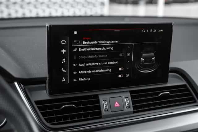 Audi Q5 (2022) thumbnail 30