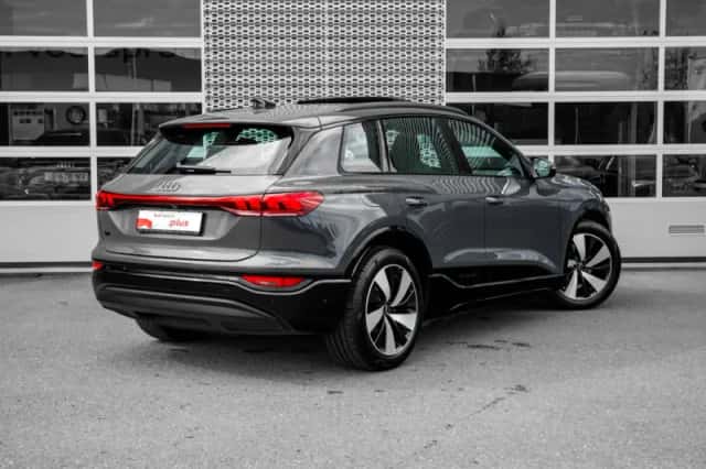 Audi Q6 e-tron (2025) thumbnail 2