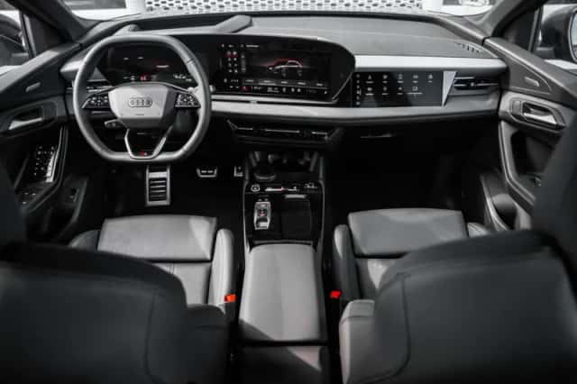 Audi Q6 e-tron (2025) thumbnail 12
