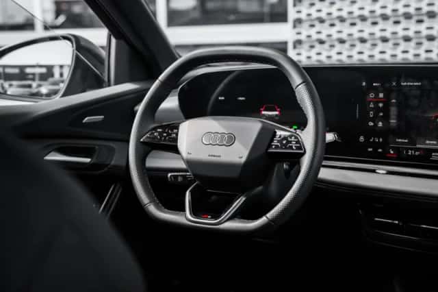 Audi Q6 e-tron (2025) thumbnail 13