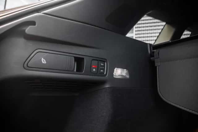 Audi Q6 e-tron (2025) thumbnail 19