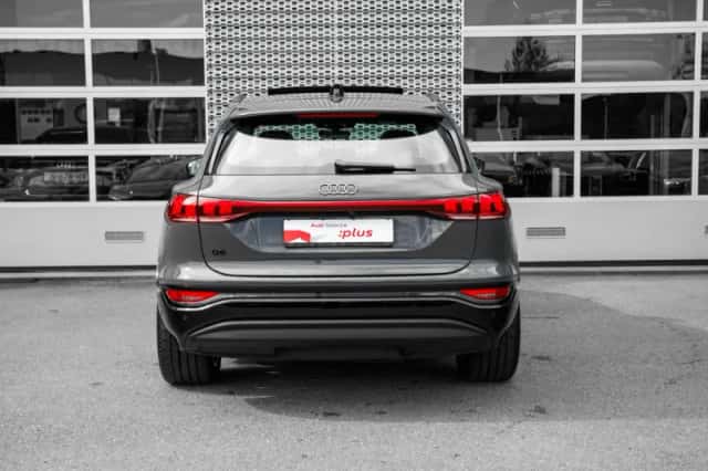 Audi Q6 e-tron (2025) thumbnail 4