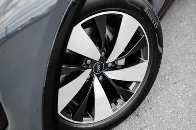 Audi Q6 e-tron (2025) thumbnail 7