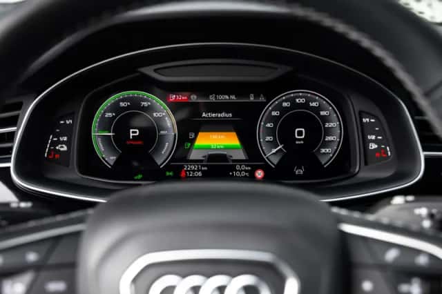 Audi Q8 (2025) thumbnail 13