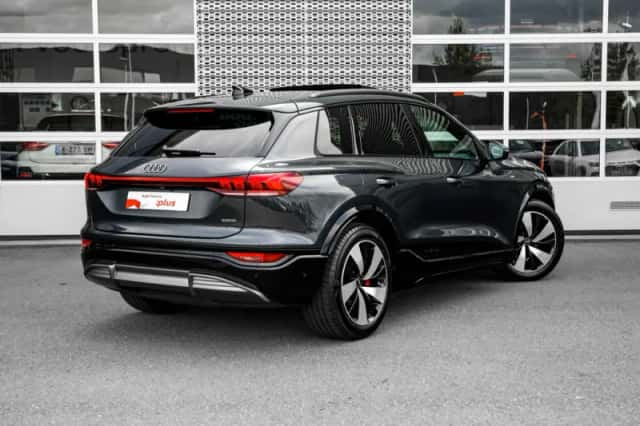 Audi Q6 e-tron (2025) thumbnail 2