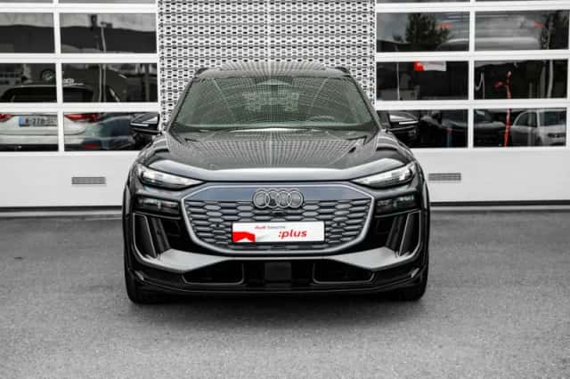Audi Q6 e-tron (2025) thumbnail 3
