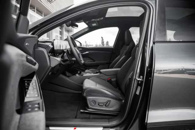 Audi Q6 e-tron (2025) thumbnail 26
