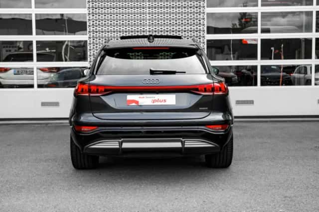Audi Q6 e-tron (2025) thumbnail 4