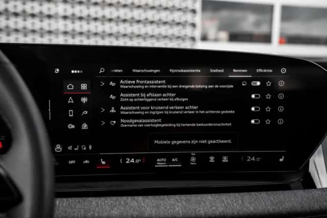 Audi Q6 e-tron (2025) thumbnail 36
