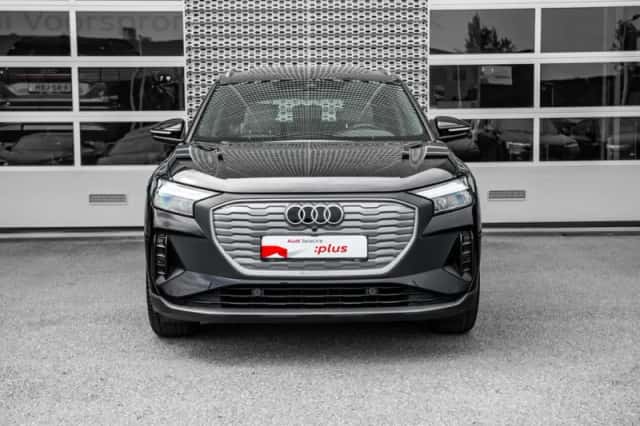 Audi Q4 e-tron (2025) thumbnail 2
