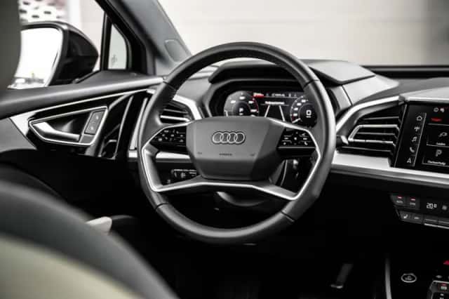 Audi Q4 e-tron (2025) thumbnail 11
