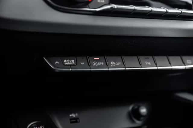 Audi A4 (2024) thumbnail 23