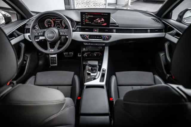 Audi A4 (2024) thumbnail 10