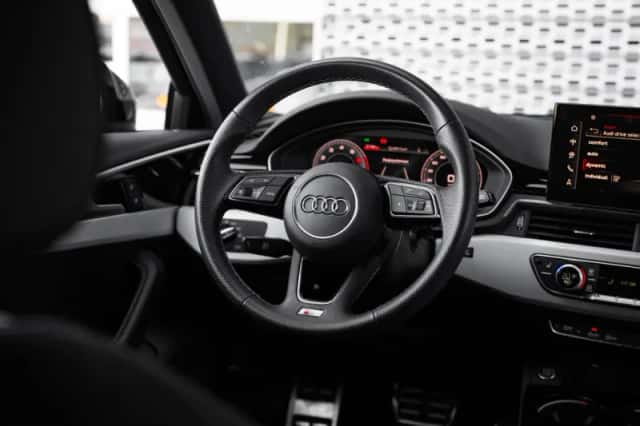 Audi A4 (2024) thumbnail 11