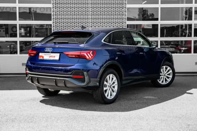 Audi Q3 (2022) thumbnail 2