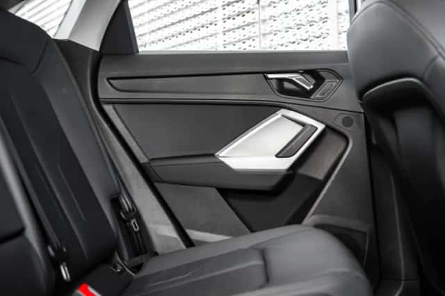 Audi Q3 (2022) thumbnail 17