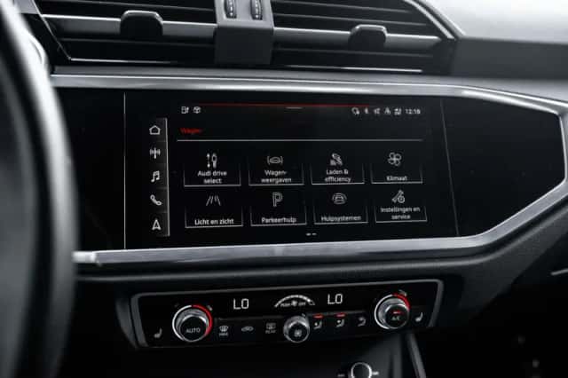 Audi Q3 (2022) thumbnail 23