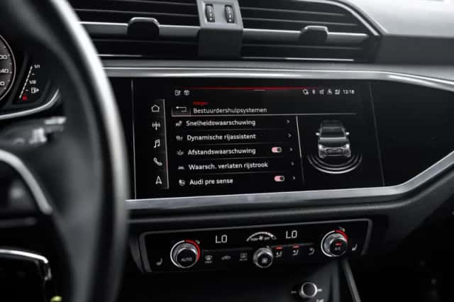 Audi Q3 (2022) thumbnail 24